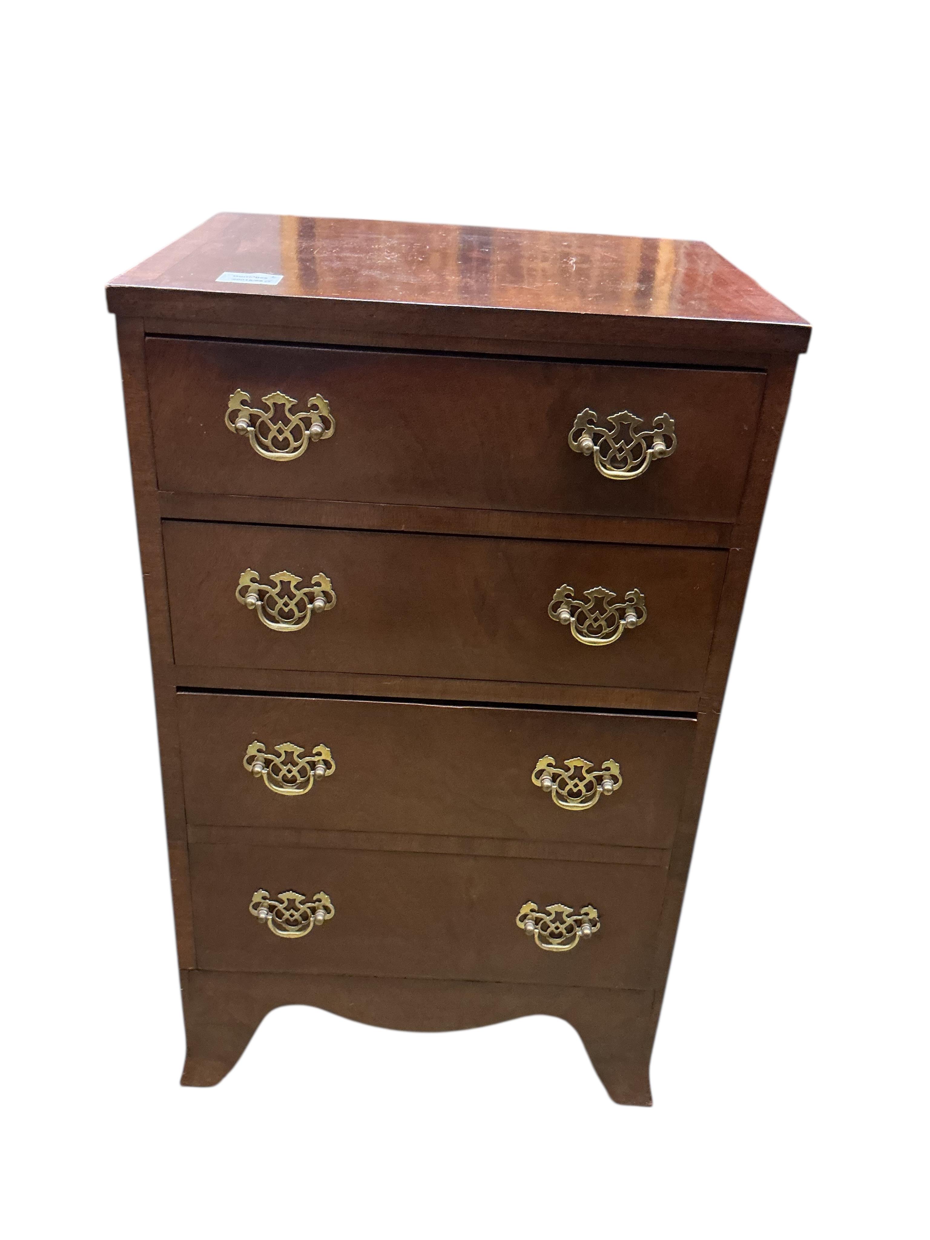 A pair of reproduction George III style mahogany bedside chests, width 46cm, depth 36cm, height 76cm